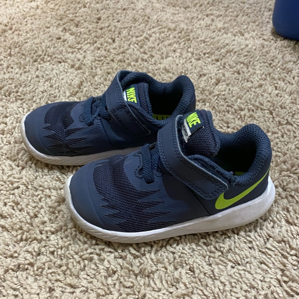 Toddler Nike sneakers